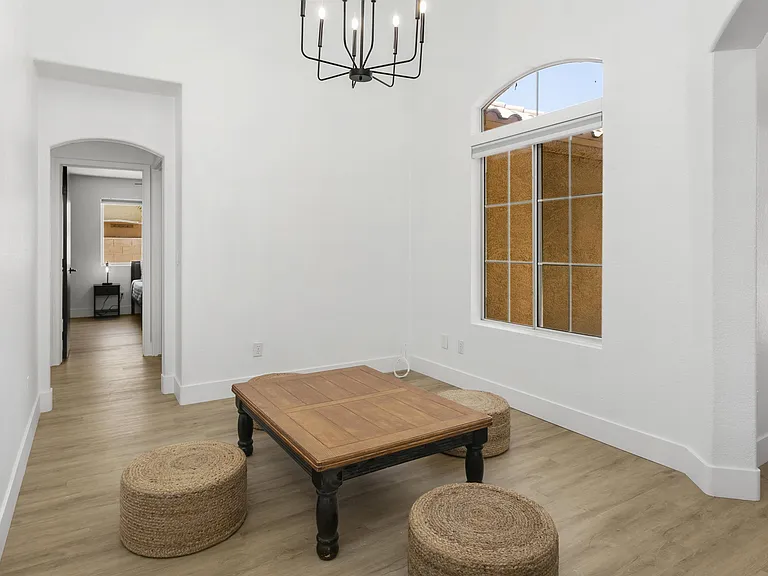 10319 W Luke Ave — Photo 13