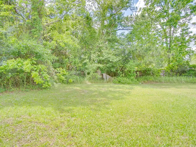 727 Bremen Ave — Photo 29