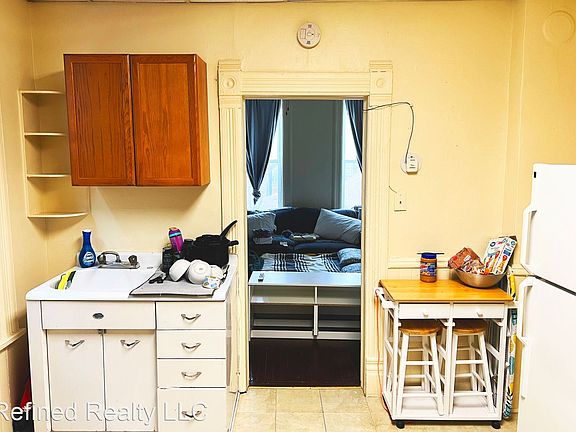 2nd image of 3221 S May St House 10855901