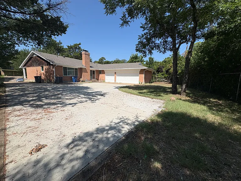 615 Oak Forest Dr — Photo 30