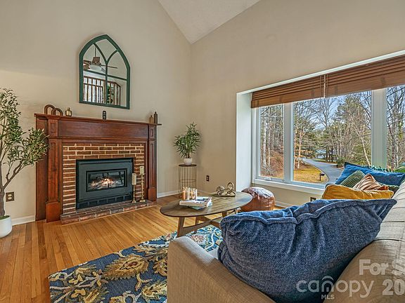 2nd image of 45 Windward Dr