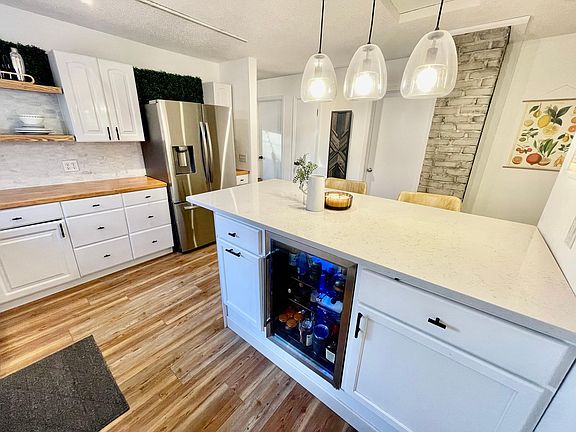 5th image of 2715 Brighton Ave NE #2715