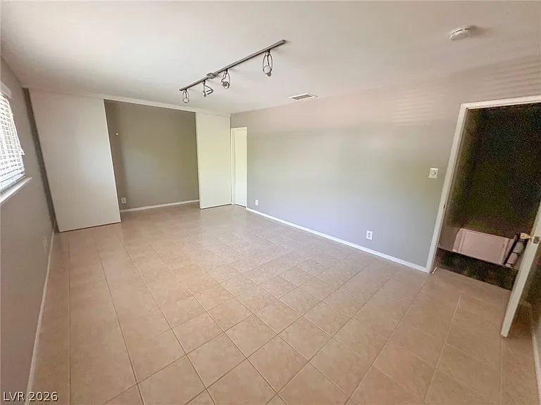 641 Pecos Way — Photo 9