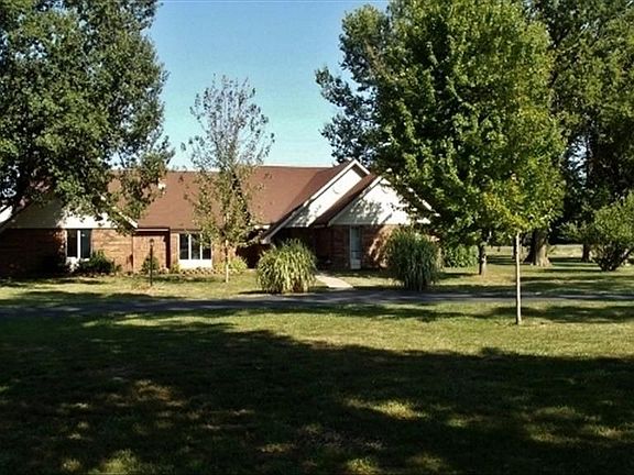 3rd image of 6727 N Red Oak Pl