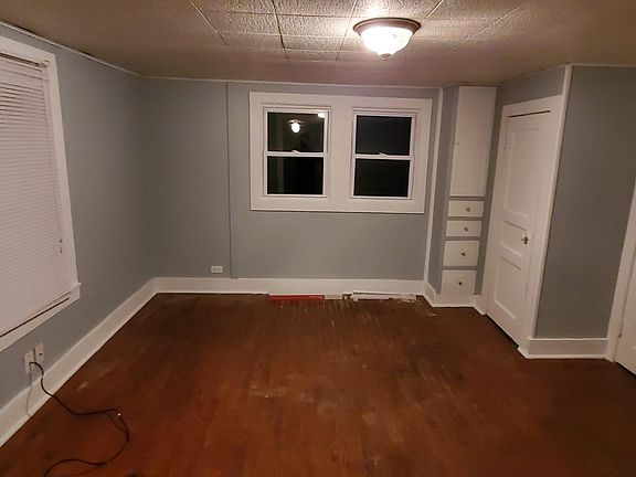 Rear bedroom