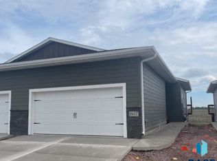 9657 W Tunis Dr, Sioux Falls, SD 57106