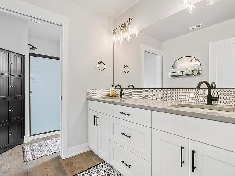 3722 NE Petrosa Ave — Photo 23