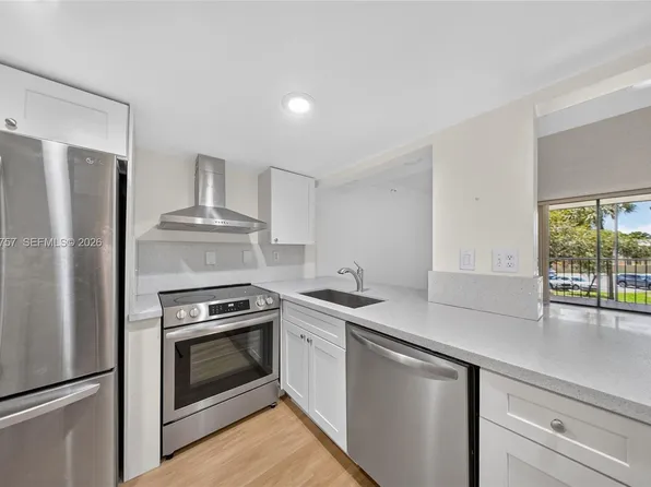 8045 SW 107th Ave APT 203, Miami, FL 33173