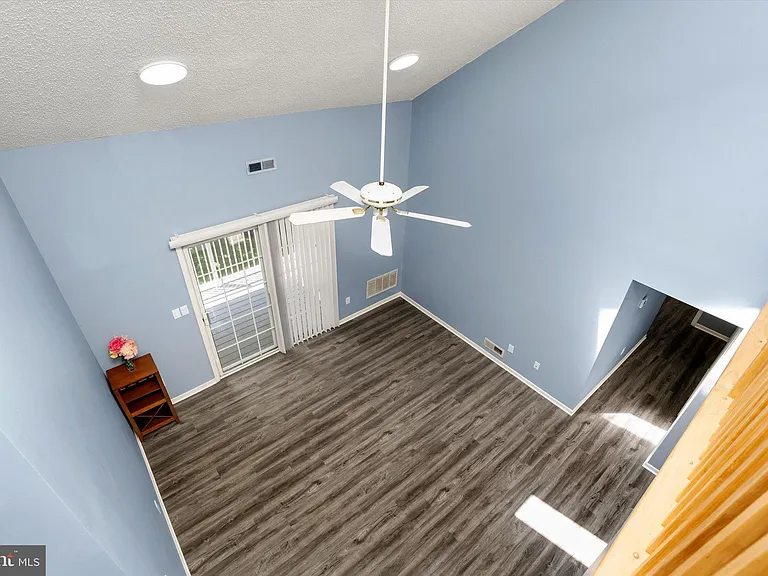3604 Saxony Dr — Photo 8