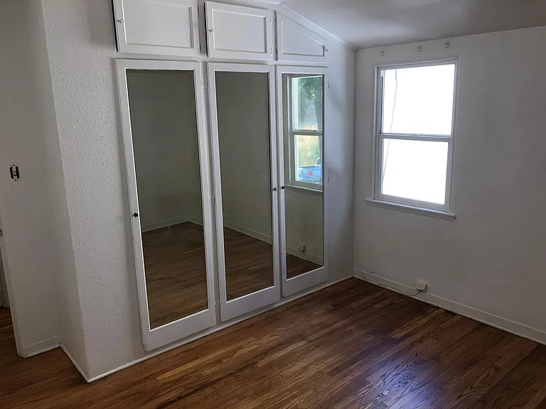 2515 Thurman Ave — Photo 8