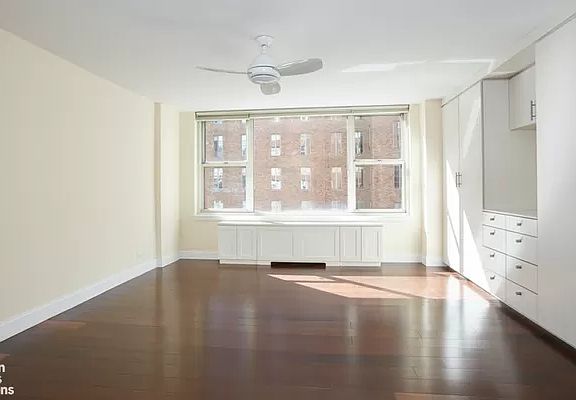 5th image of 139 E 63rd St APT 8B
