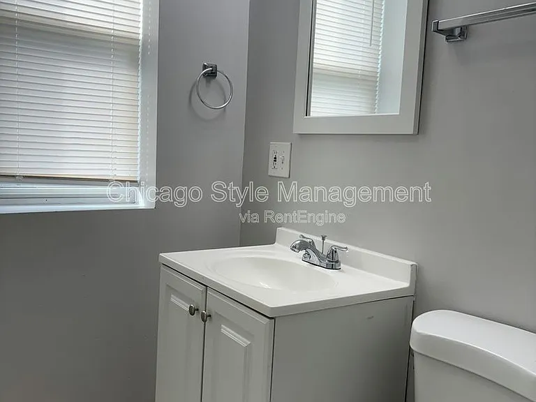 353 E 55th Pl #2S — Photo 11
