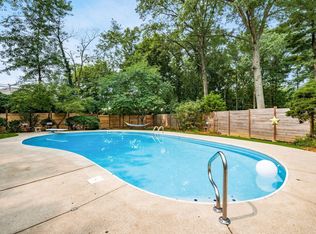 5869 Whitman Rd, Columbus, OH 43213