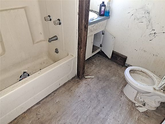 5th image of 16-18 River St