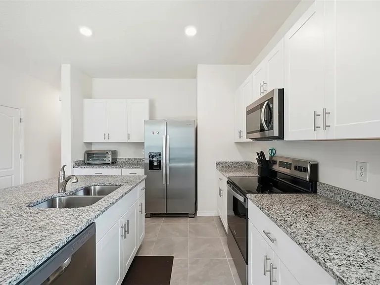 1503 Isleta Loop — Photo 9