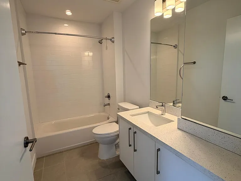 1201 SW 27th Ave — Photo 6