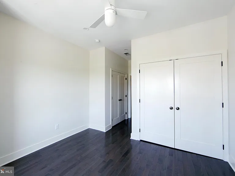 2677 Aramingo Ave — Photo 23