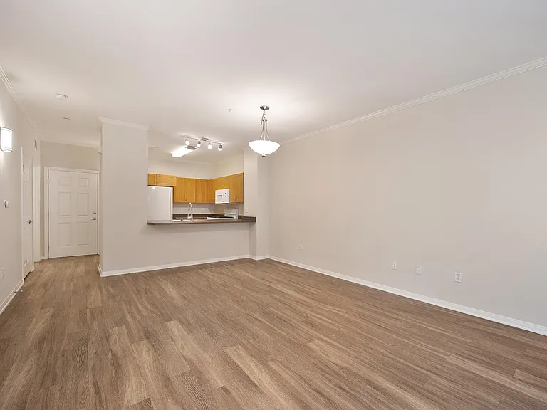 Mission Hills Commons — Photo 13