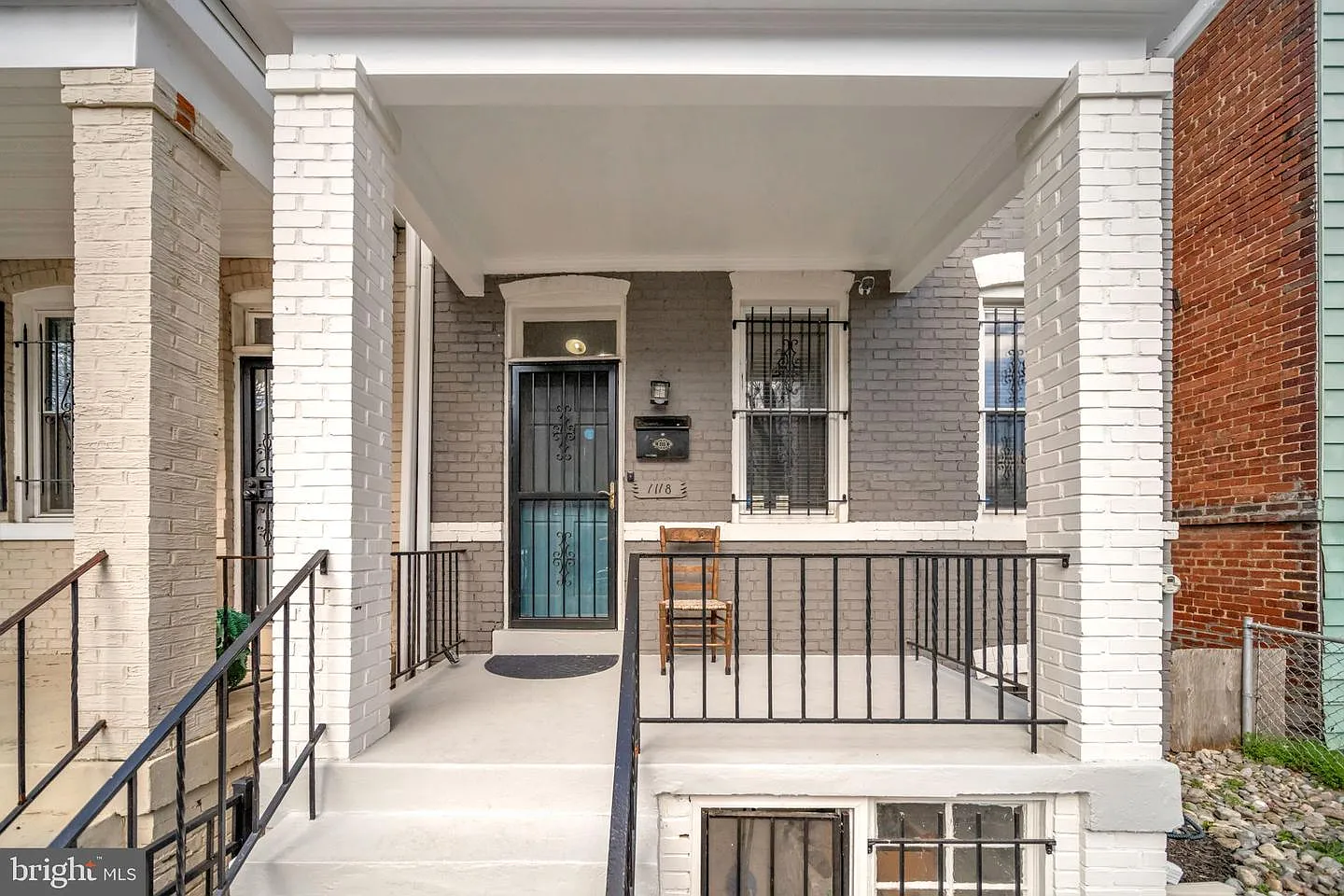 1118 Staples St NE photo 1