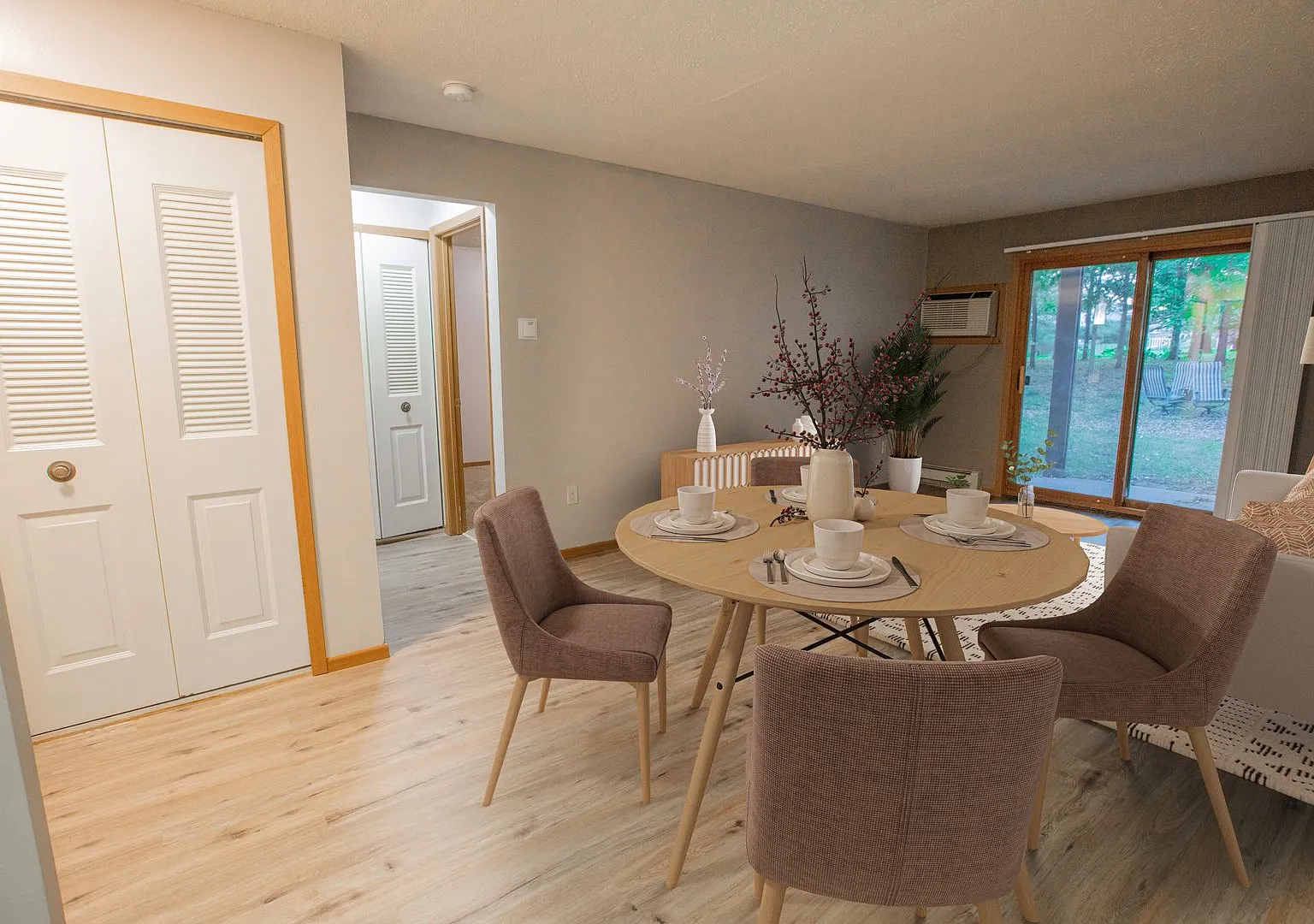 1 Bedroom available at Woodridge Apartments in Northfield! — Photo 2