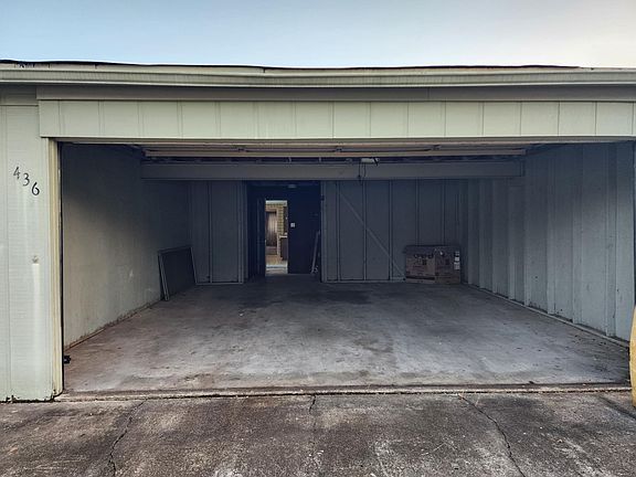 3rd image of 436 Longmeadow St