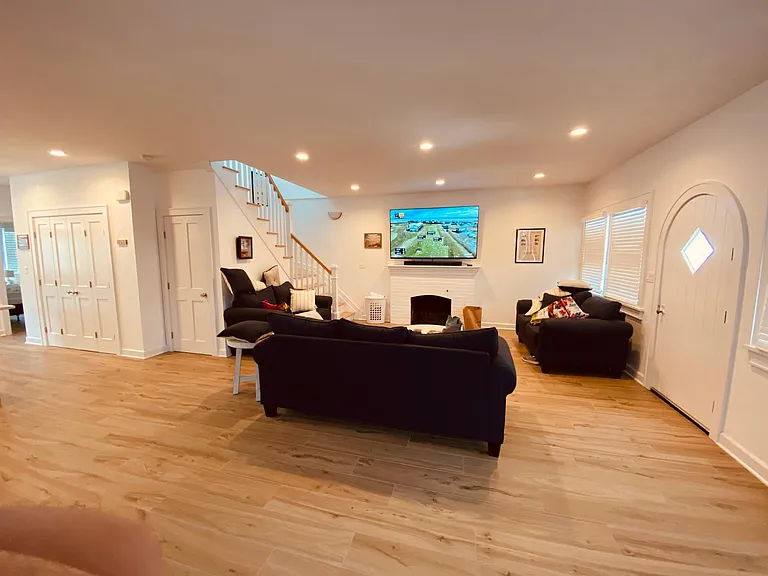 111 Lynbrook Ave — Photo 17