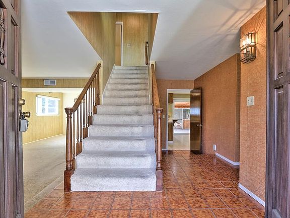 3rd image of 1091 Del Cambre Dr