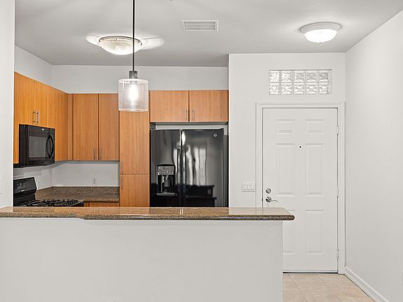5th image of 1465 C St Unit 3418