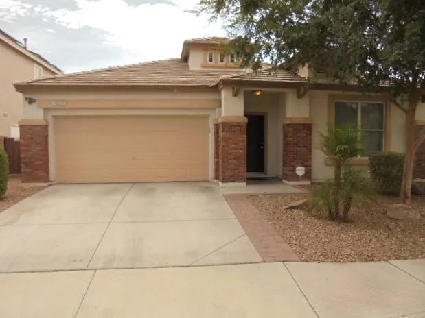 3 bed, 2.0 bath, 2112 sqft, $2,225 — Photo 1