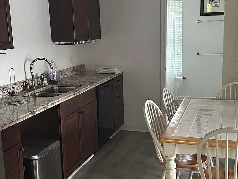 630 Selma St #1 — Photo 2