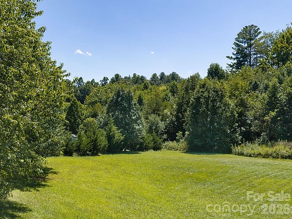 5th image of 23 Ridge Glen Ln