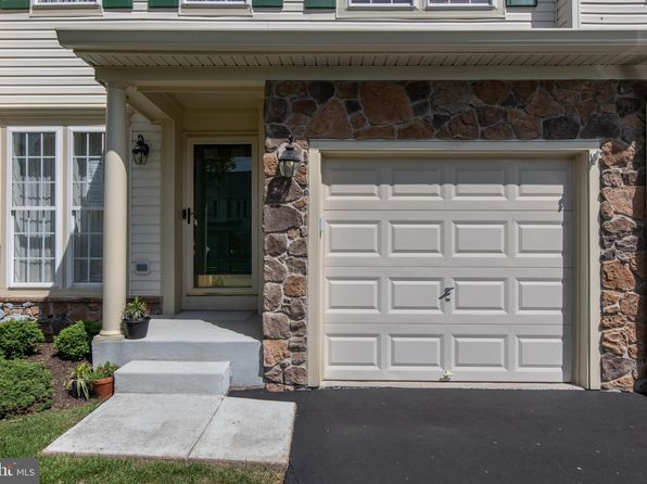 755 Wisteria Dr, Warrington, PA 18976