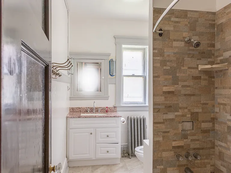 420 E Ferry St #1 — Photo 16