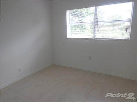 4th image of 405 SW 13th Pl APT 115