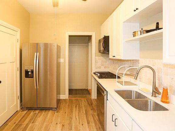 3rd image of 1134 W Oakdale Ave #3RR