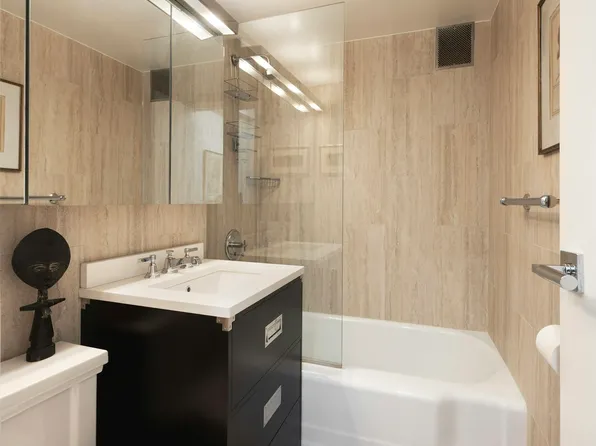 230 East 15th Street image 6 of 7