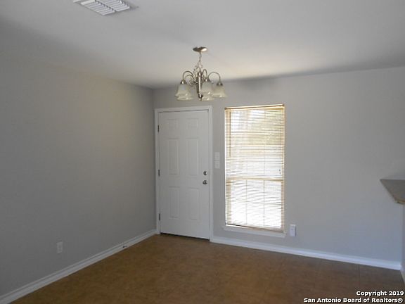 5th image of 616 E Nueces St