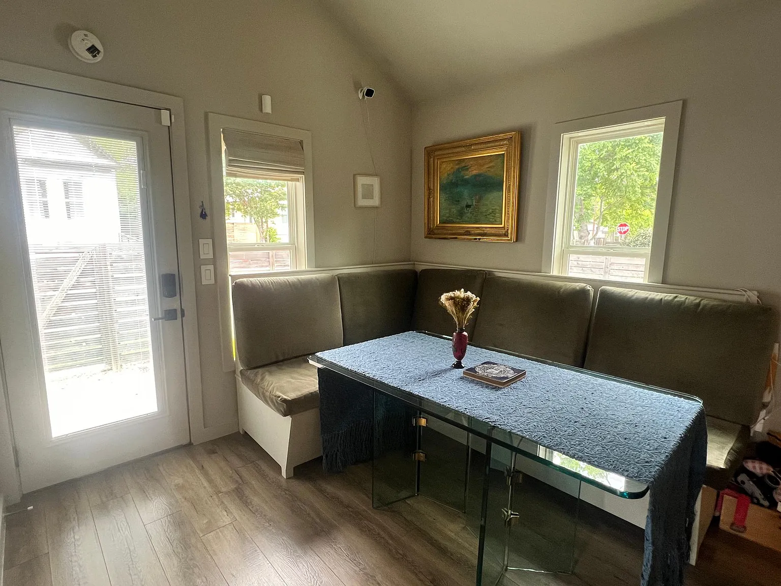 2 bed, 850 sqft, $2,500 — Photo 4