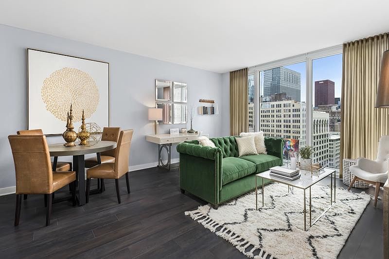 1st image of 25 E Randolph St #1/1