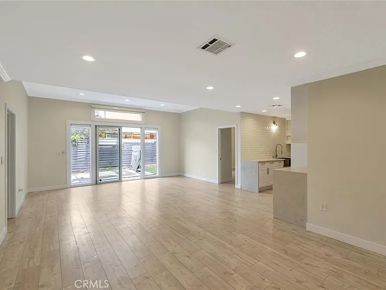17227 Keswick St — Photo 10