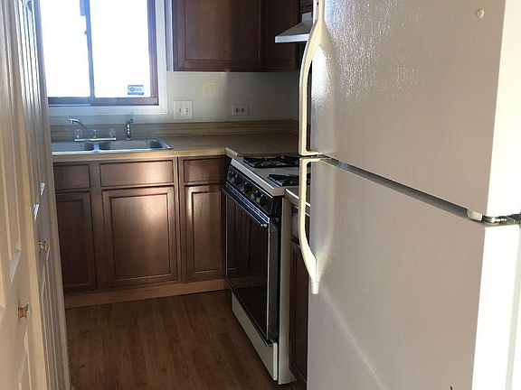 5th image of 485 Plum Creek Ct #4