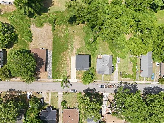 4th image of 323 4th St