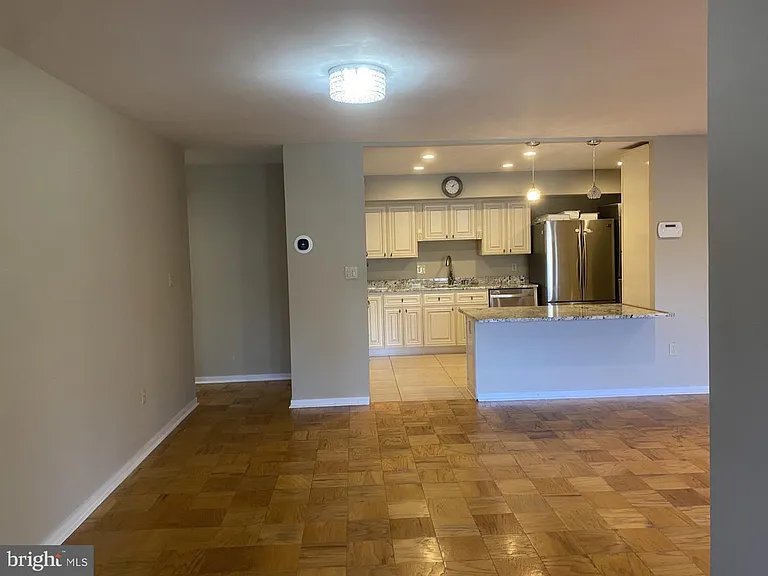 33 Stonehenge Cir #3 — Photo 8