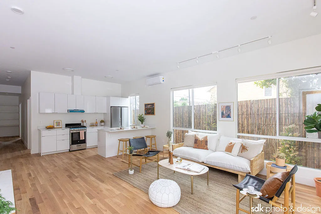 4 bed, 1500 sqft, $4,400 — Photo 1