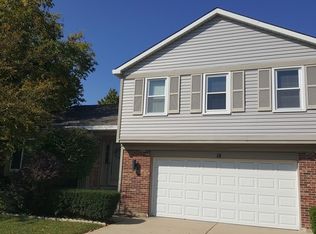 18 W Fabish Dr, Buffalo Grove, IL 60089