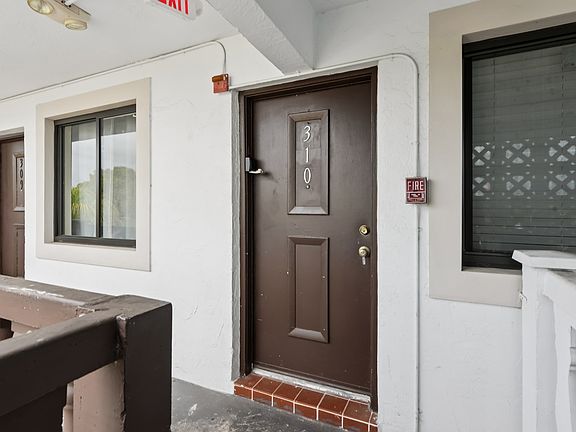 4th image of 995 W 74th St #F85c6add3