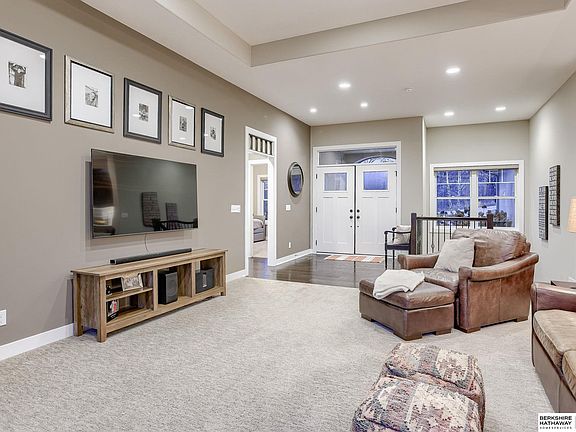 4th image of 8680 Raven Dr