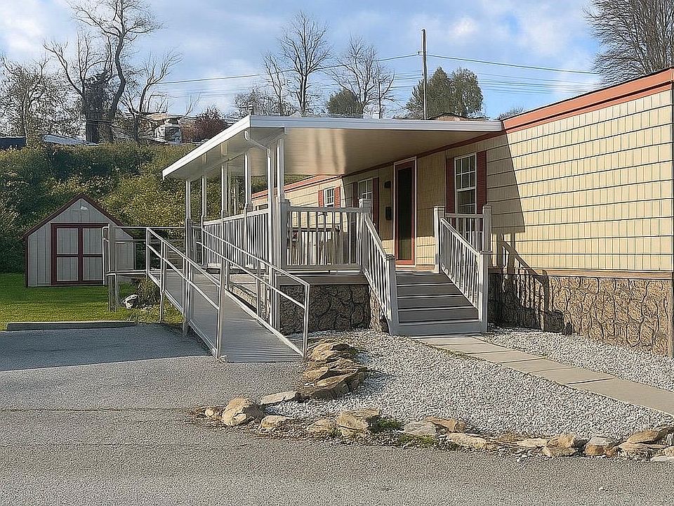 1st image of 111 Imperial Dr