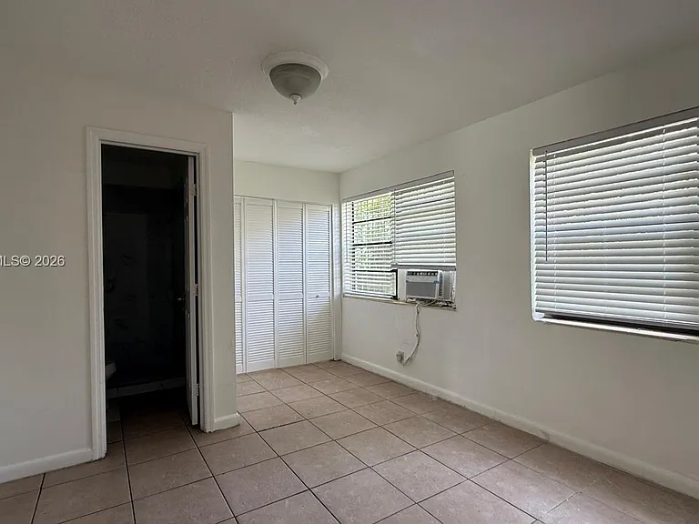 1525 NW 18th Ct — Photo 13