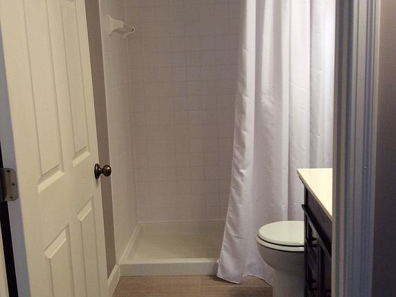 Master Bath. Tile floor